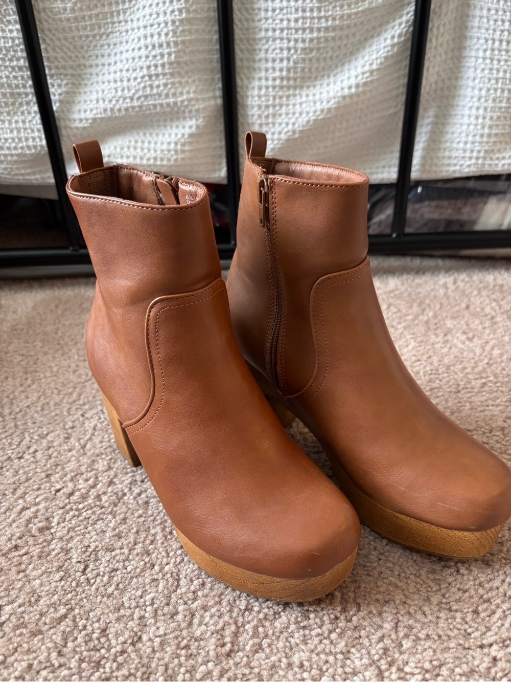 Universal Thread Tan Cognac Platform Ankle Boots